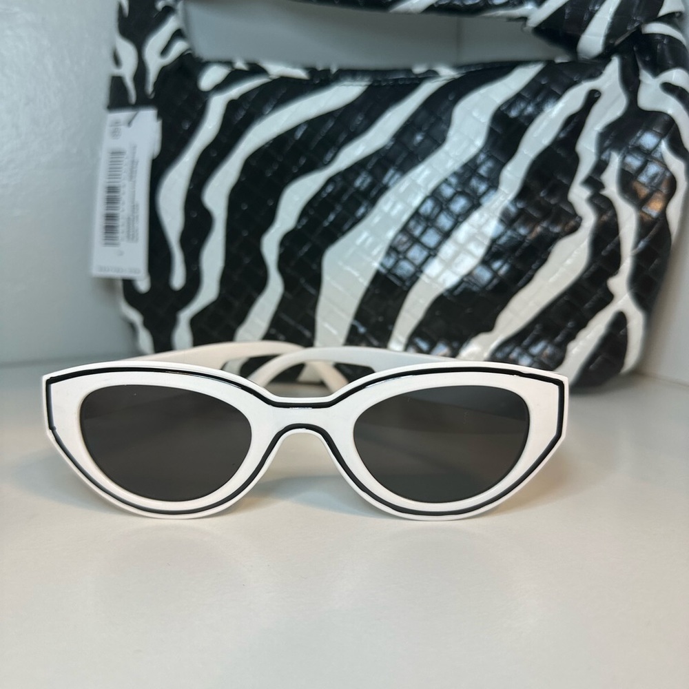 3d Black & white glasses